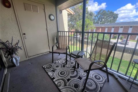 Condo in Largo, Florida, 2 bedrooms  № 1906714 - photo 9