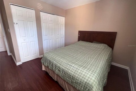 Condo in Largo, Florida, 2 bedrooms  № 1906714 - photo 16