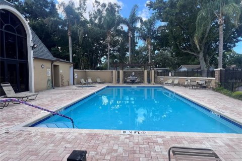 Condo in Largo, Florida, 2 bedrooms  № 1906714 - photo 23