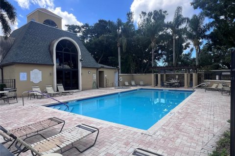 Condo in Largo, Florida, 2 bedrooms  № 1906714 - photo 21