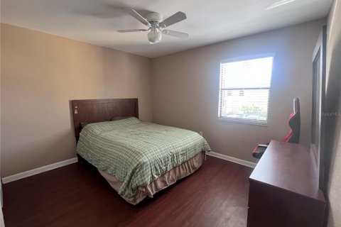 Condo in Largo, Florida, 2 bedrooms  № 1906714 - photo 15