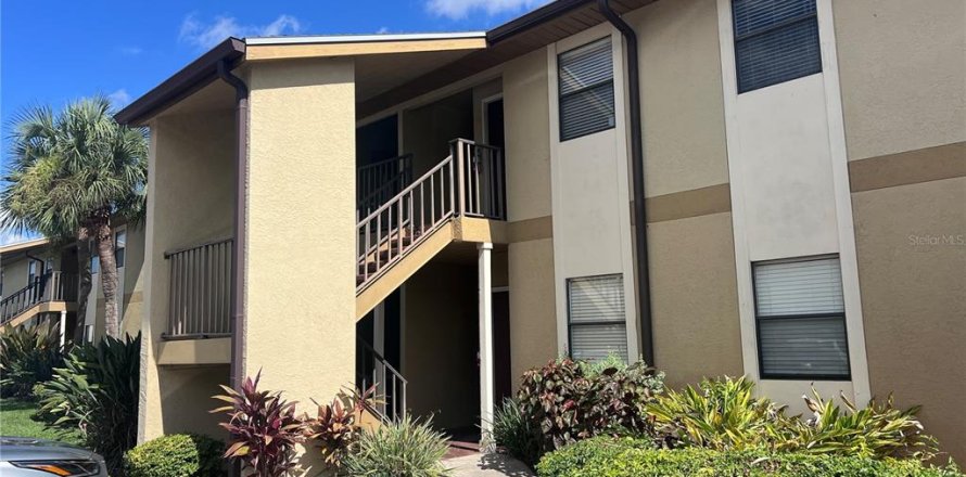Condominio en Largo, Florida, 2 dormitorios № 1906714
