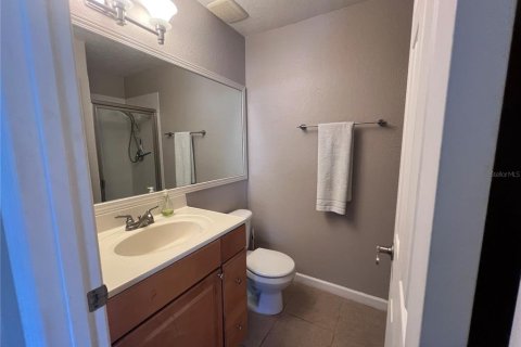 Condo in Largo, Florida, 2 bedrooms  № 1906714 - photo 12