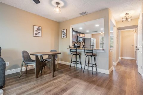 Townhouse in Tampa, Florida 2 bedrooms, 104.05 sq.m. № 2094113 - photo 14