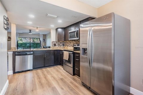 Townhouse in Tampa, Florida 2 bedrooms, 104.05 sq.m. № 2094113 - photo 19