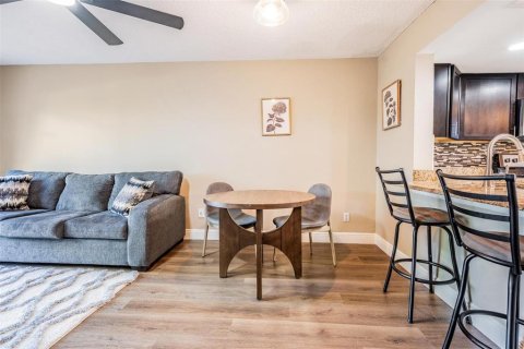 Townhouse in Tampa, Florida 2 bedrooms, 104.05 sq.m. № 2094113 - photo 11