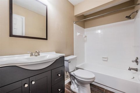 Townhouse in Tampa, Florida 2 bedrooms, 104.05 sq.m. № 2094113 - photo 29