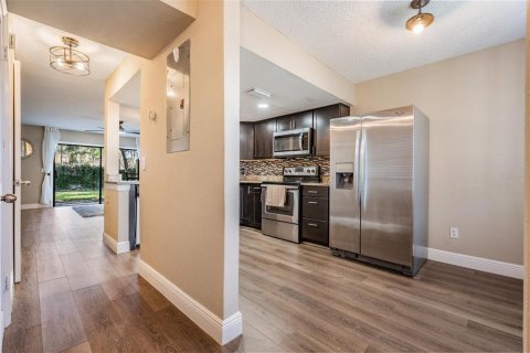 Townhouse in Tampa, Florida 2 bedrooms, 104.05 sq.m. № 2094113 - photo 23