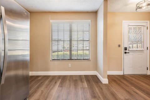 Townhouse in Tampa, Florida 2 bedrooms, 104.05 sq.m. № 2094113 - photo 21