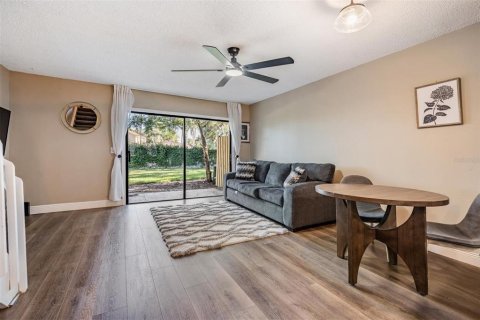 Townhouse in Tampa, Florida 2 bedrooms, 104.05 sq.m. № 2094113 - photo 8
