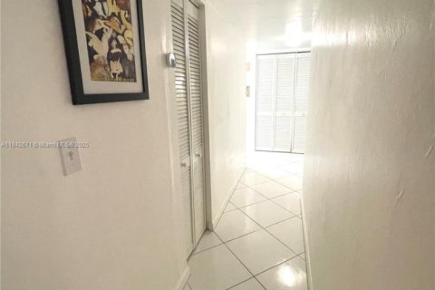 Condominio en venta en Miami, Florida, 2 dormitorios, 83.61 m2 № 1834201 - foto 8
