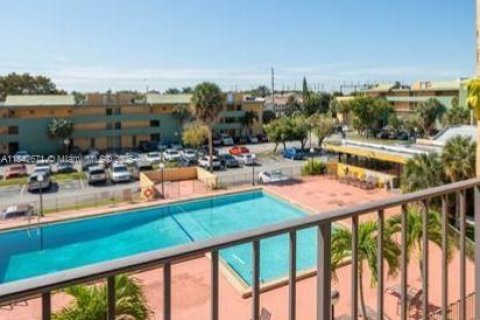 Condominio en venta en Miami, Florida, 2 dormitorios, 83.61 m2 № 1834201 - foto 1