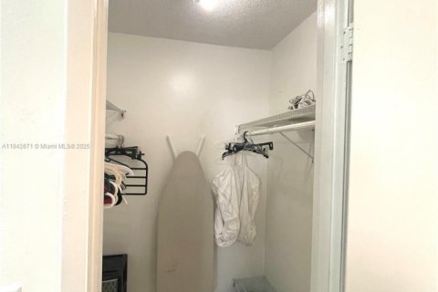 Condominio en venta en Miami, Florida, 2 dormitorios, 83.61 m2 № 1834201 - foto 14