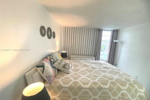 Condominio en venta en Miami, Florida, 2 dormitorios, 83.61 m2 № 1834201 - foto 17