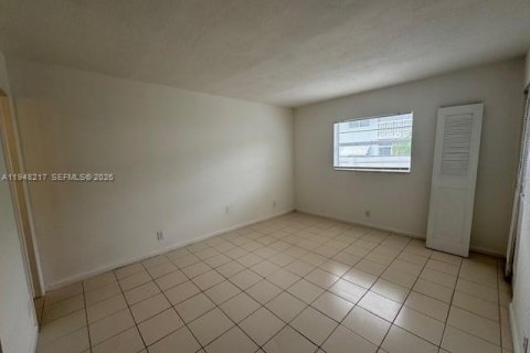 Condominio en alquiler en Pompano Beach, Florida, 2 dormitorios, 67.08 m2 № 2004206 - foto 10