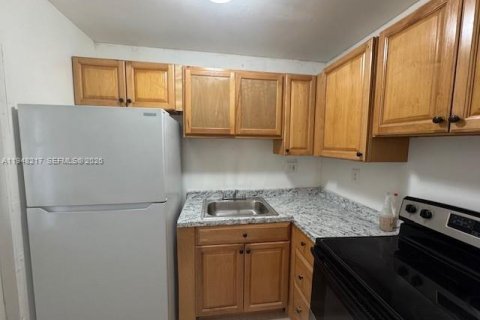 Condominio en alquiler en Pompano Beach, Florida, 2 dormitorios, 67.08 m2 № 2004206 - foto 4