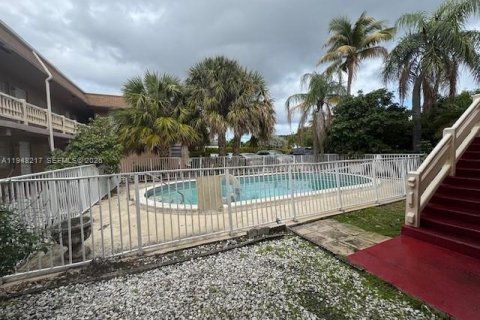Condominio en Pompano Beach, Florida, 2 dormitorios  № 2004206