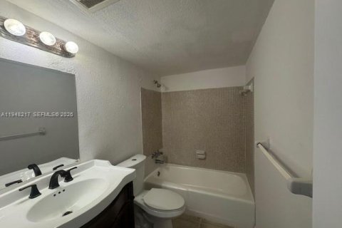 Condominio en alquiler en Pompano Beach, Florida, 2 dormitorios, 67.08 m2 № 2004206 - foto 6