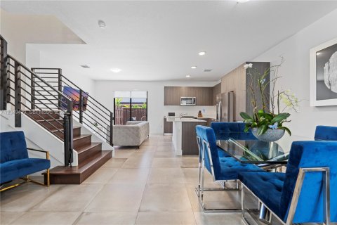 Townhouse in Miami, Florida 3 bedrooms, 155.33 sq.m. № 2173223 - photo 5