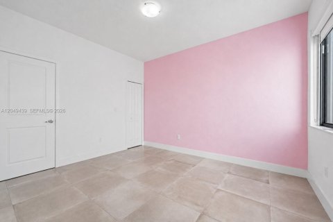 Townhouse in Miami, Florida 3 bedrooms, 155.33 sq.m. № 2173223 - photo 27