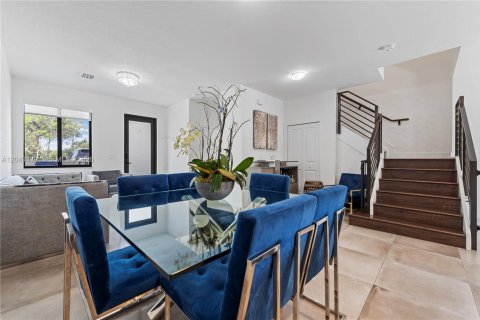 Townhouse in Miami, Florida 3 bedrooms, 155.33 sq.m. № 2173223 - photo 7