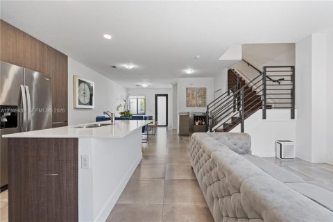Townhouse in Miami, Florida 3 bedrooms, 155.33 sq.m. № 2173223 - photo 14