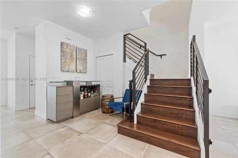 Townhouse in Miami, Florida 3 bedrooms, 155.33 sq.m. № 2173223 - photo 8