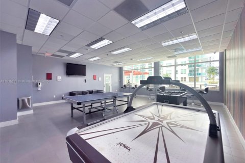 Condo in Miami, Florida, 2 bedrooms № 2082467 - photo 23