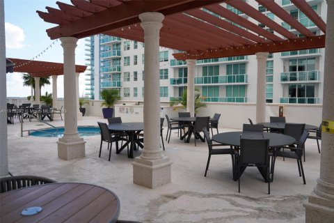 Condo in Miami, Florida, 2 bedrooms № 2082467 - photo 24