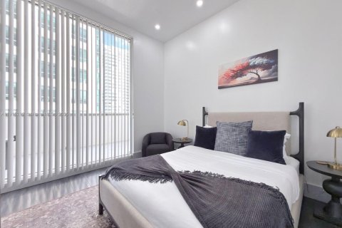 Condo in Miami, Florida, 2 bedrooms № 2082467 - photo 13