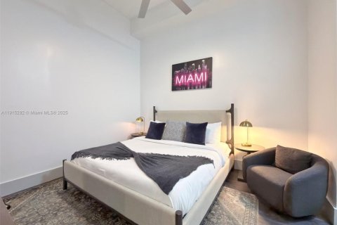 Condo in Miami, Florida, 2 bedrooms № 2082467 - photo 12