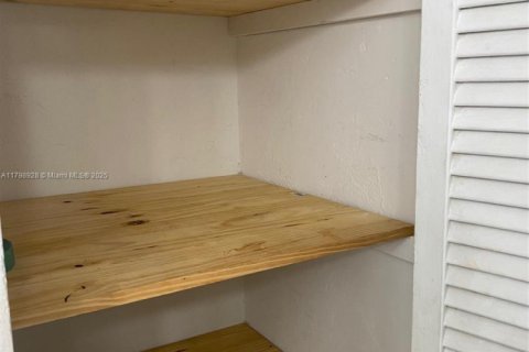 Condominio en venta en Miami, Florida, 1 dormitorio, 62.43 m2 № 1958608 - foto 23