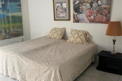 Condominio en venta en Miami, Florida, 1 dormitorio, 62.43 m2 № 1958608 - foto 16