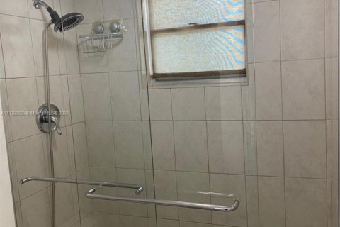 Condominio en venta en Miami, Florida, 1 dormitorio, 62.43 m2 № 1958608 - foto 21