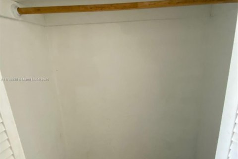 Condominio en venta en Miami, Florida, 1 dormitorio, 62.43 m2 № 1958608 - foto 22