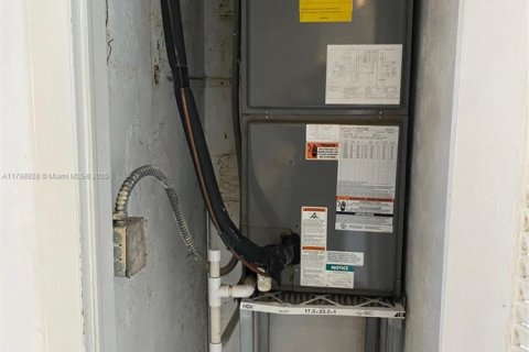 Condominio en venta en Miami, Florida, 1 dormitorio, 62.43 m2 № 1958608 - foto 27