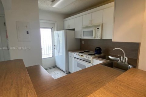 Condominio en venta en Miami, Florida, 1 dormitorio, 62.43 m2 № 1958608 - foto 12
