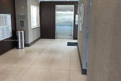 Condominio en venta en Miami, Florida, 1 dormitorio, 62.43 m2 № 1958608 - foto 5