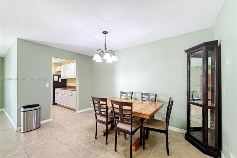 Villa ou maison à vendre à Boynton Beach, Floride: 1 chambre, 88.63 m2 № 1928265 - photo 13