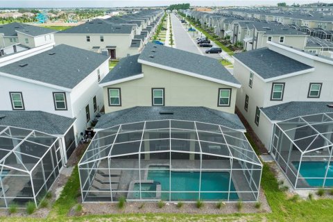 Casa en alquiler en Davenport, Florida, 8 dormitorios, 373.37 m2 № 1916241 - foto 3