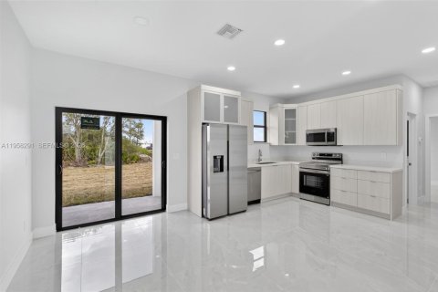 Купить виллу или дом в Лихай-Эйкерс, Флорида 3 спальни, 106.28м2, № 2026188 - фото 28