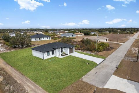 Купить виллу или дом в Лихай-Эйкерс, Флорида 3 спальни, 106.28м2, № 2026188 - фото 21