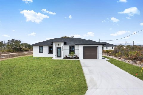 Дом в Лихай-Эйкерс, Флорида 3 спальни, 106.28м2 № 2026188