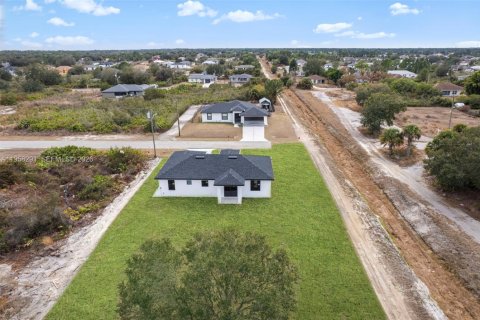 Купить виллу или дом в Лихай-Эйкерс, Флорида 3 спальни, 106.28м2, № 2026188 - фото 23