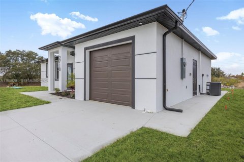 Купить виллу или дом в Лихай-Эйкерс, Флорида 3 спальни, 106.28м2, № 2026188 - фото 18