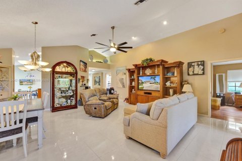 House in Boynton Beach, Florida 2 bedrooms, 167.78 sq.m. № 1761675 - photo 17