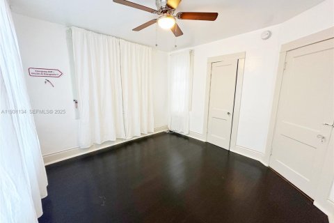 Villa ou maison à louer à Miami, Floride: 1 chambre, 74.32 m2 № 1989605 - photo 5