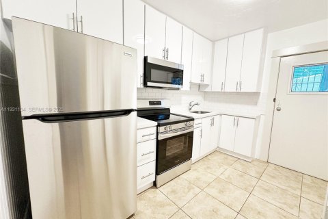Villa ou maison à louer à Miami, Floride: 1 chambre, 74.32 m2 № 1989605 - photo 16