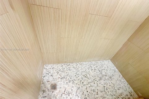 Villa ou maison à louer à Miami, Floride: 1 chambre, 74.32 m2 № 1989605 - photo 9