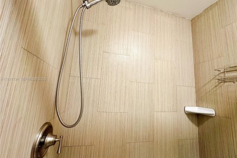 Villa ou maison à louer à Miami, Floride: 1 chambre, 74.32 m2 № 1989605 - photo 8